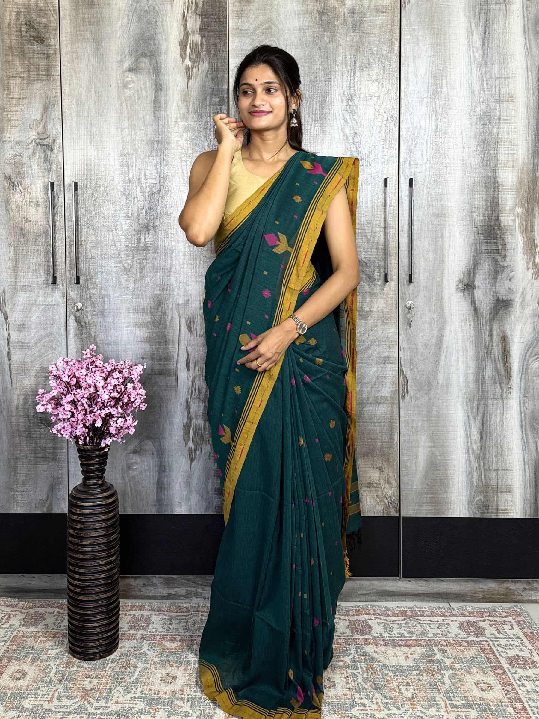 Handloom Jacquard Jamdani Cotton Saree in Deep Green