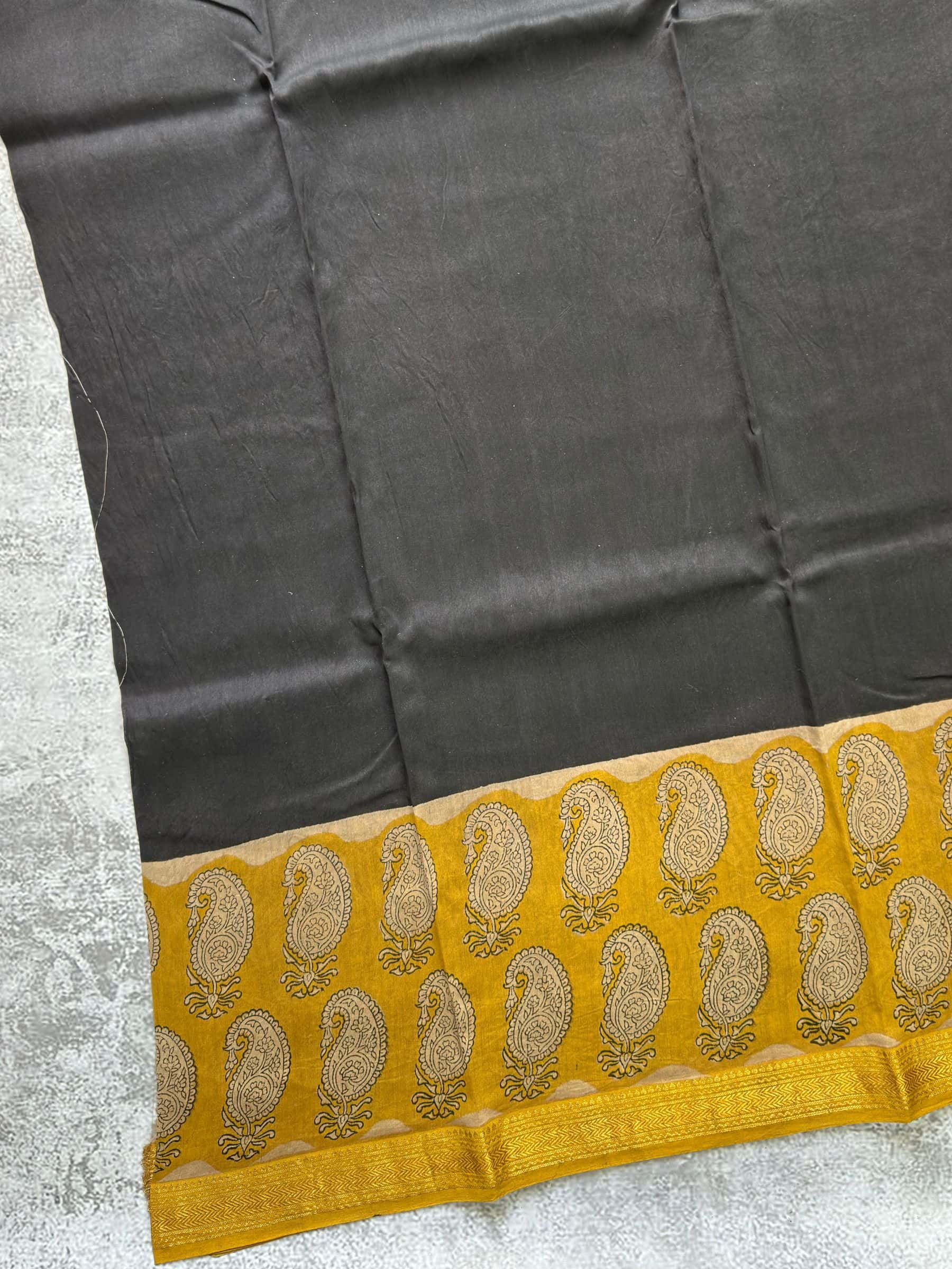 Hand Block Printed Maheshwari Silk Cotton Saree in Black and Mustard