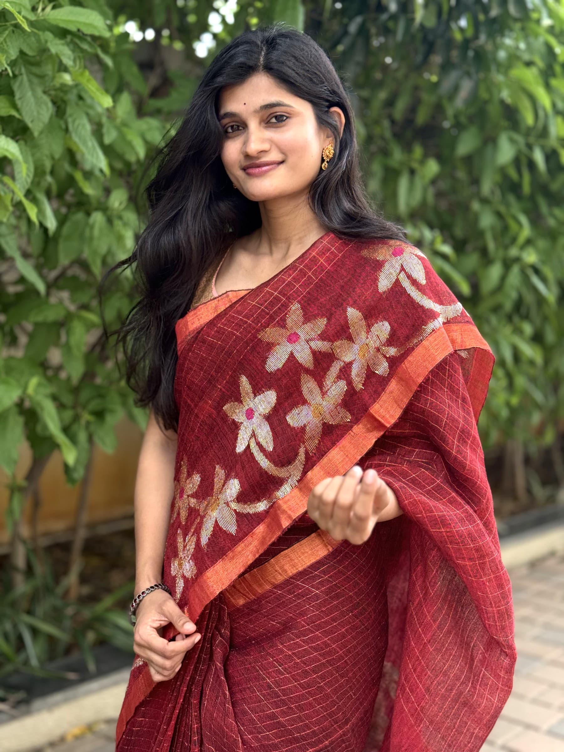 Handloom Linen Saree in Maroon