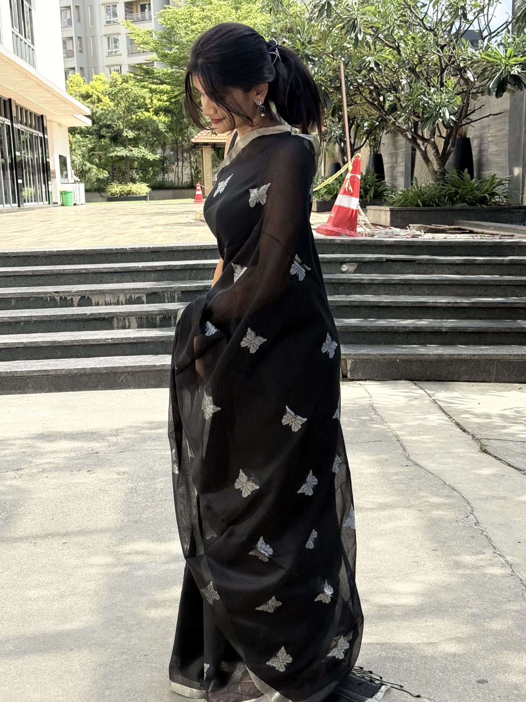 Handloom Mercerized Cotton Jamdani Saree in Black