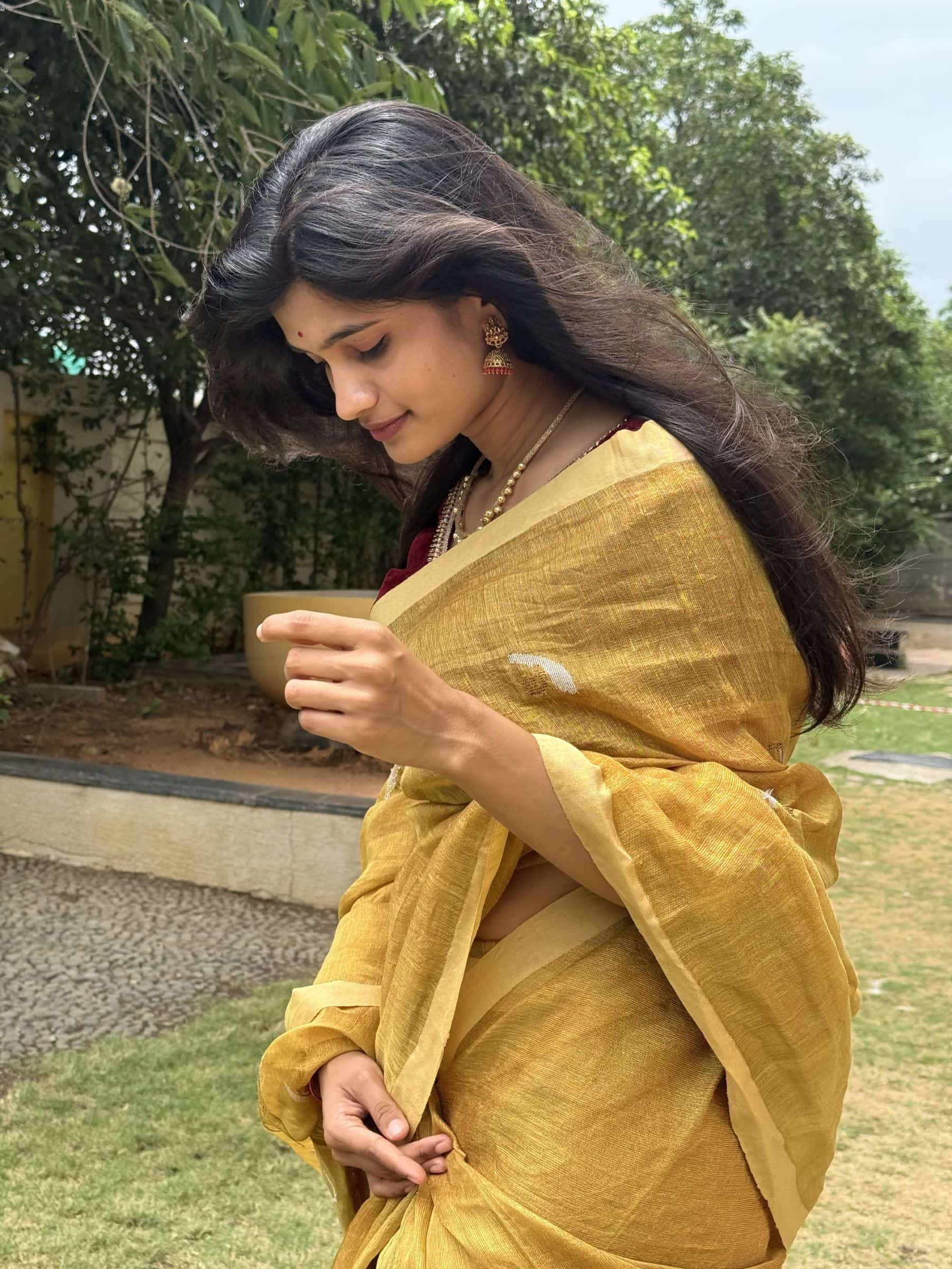 Handloom Tissue Linen Saree in Golden