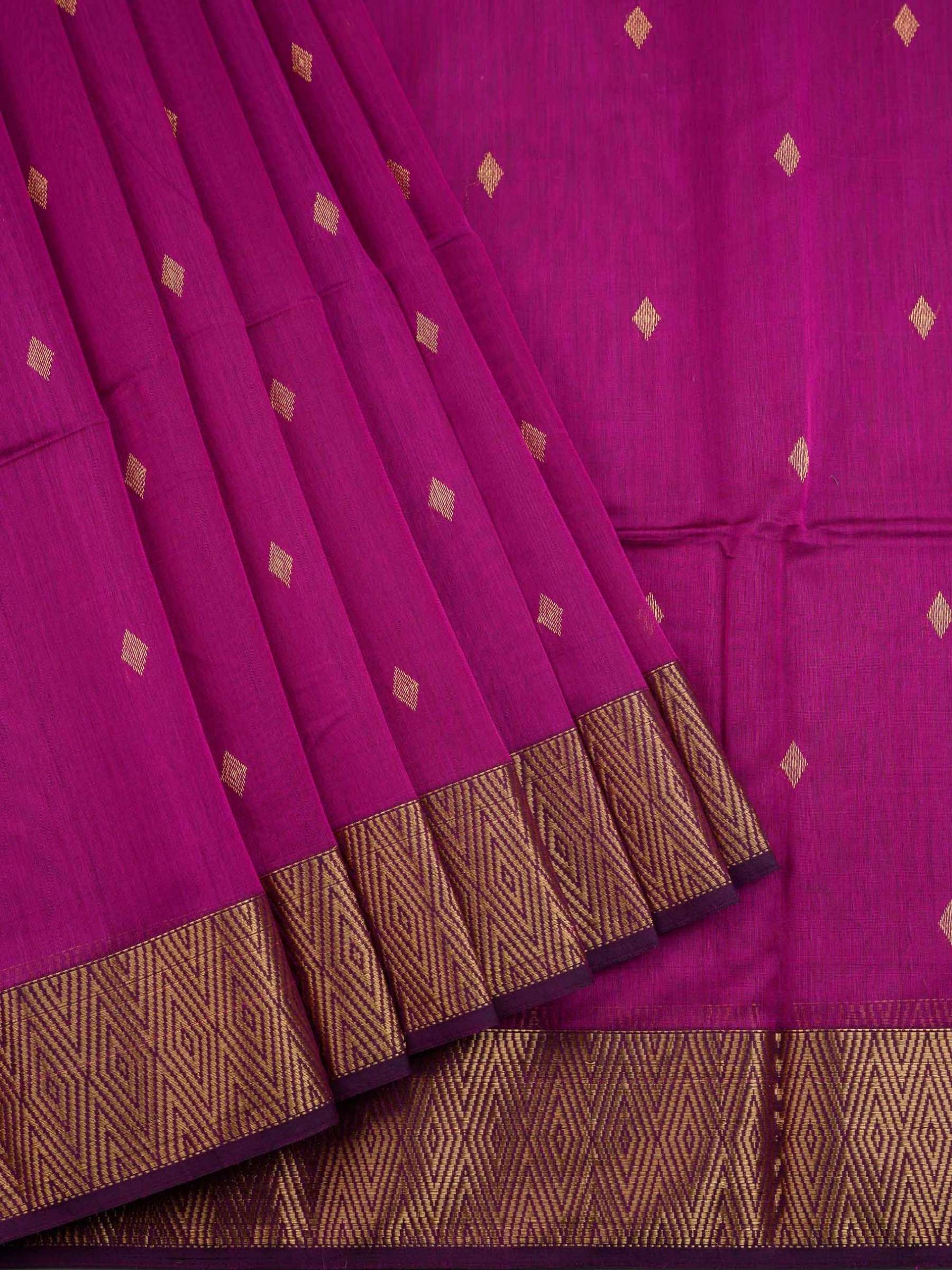 Handloom Maheshwari silk cotton saree in magenta with zari butta