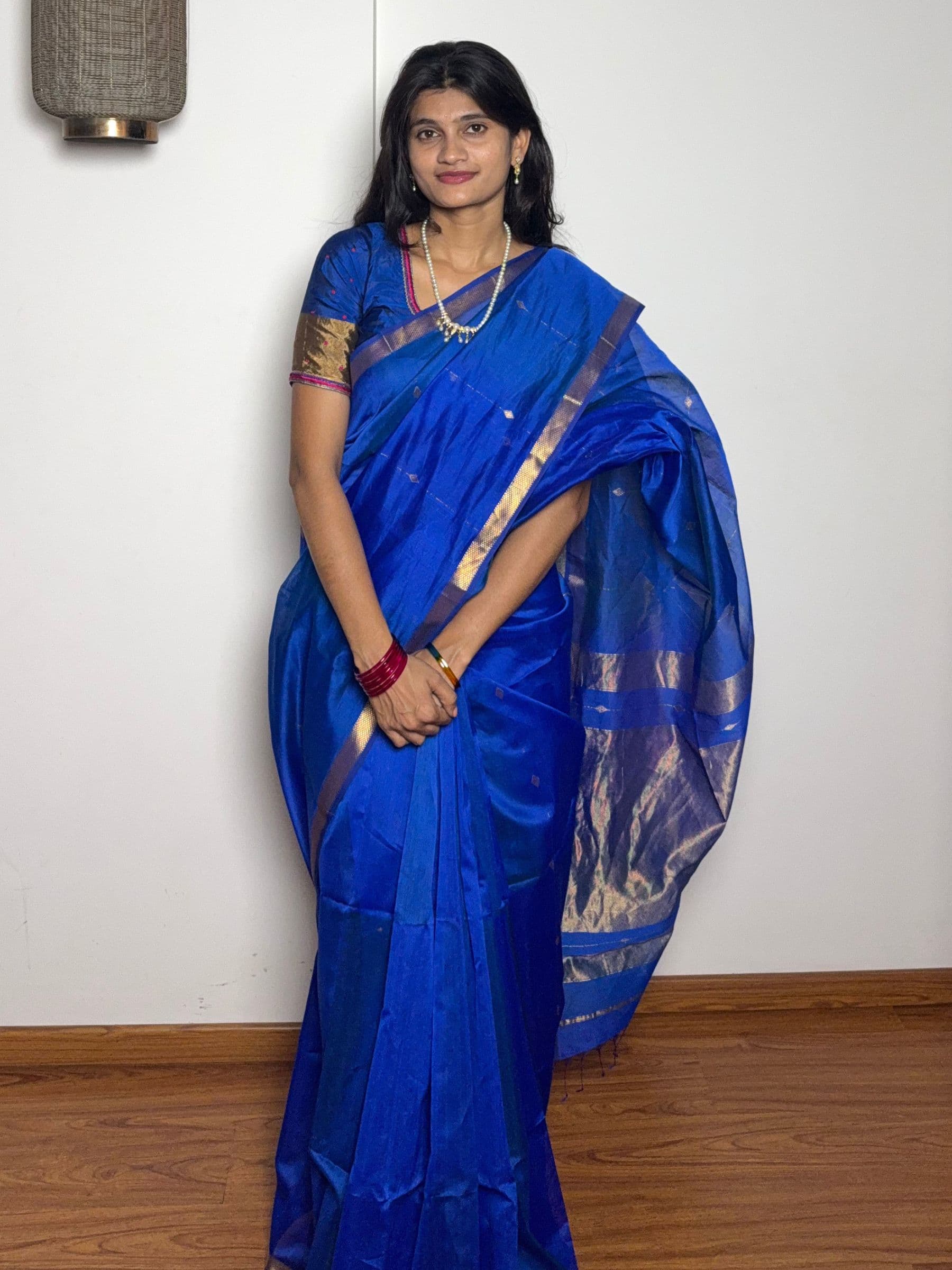 Handloom Maheshwari Silk Cotton Saree in Blue & Green Dual Shade with Zari Buttas