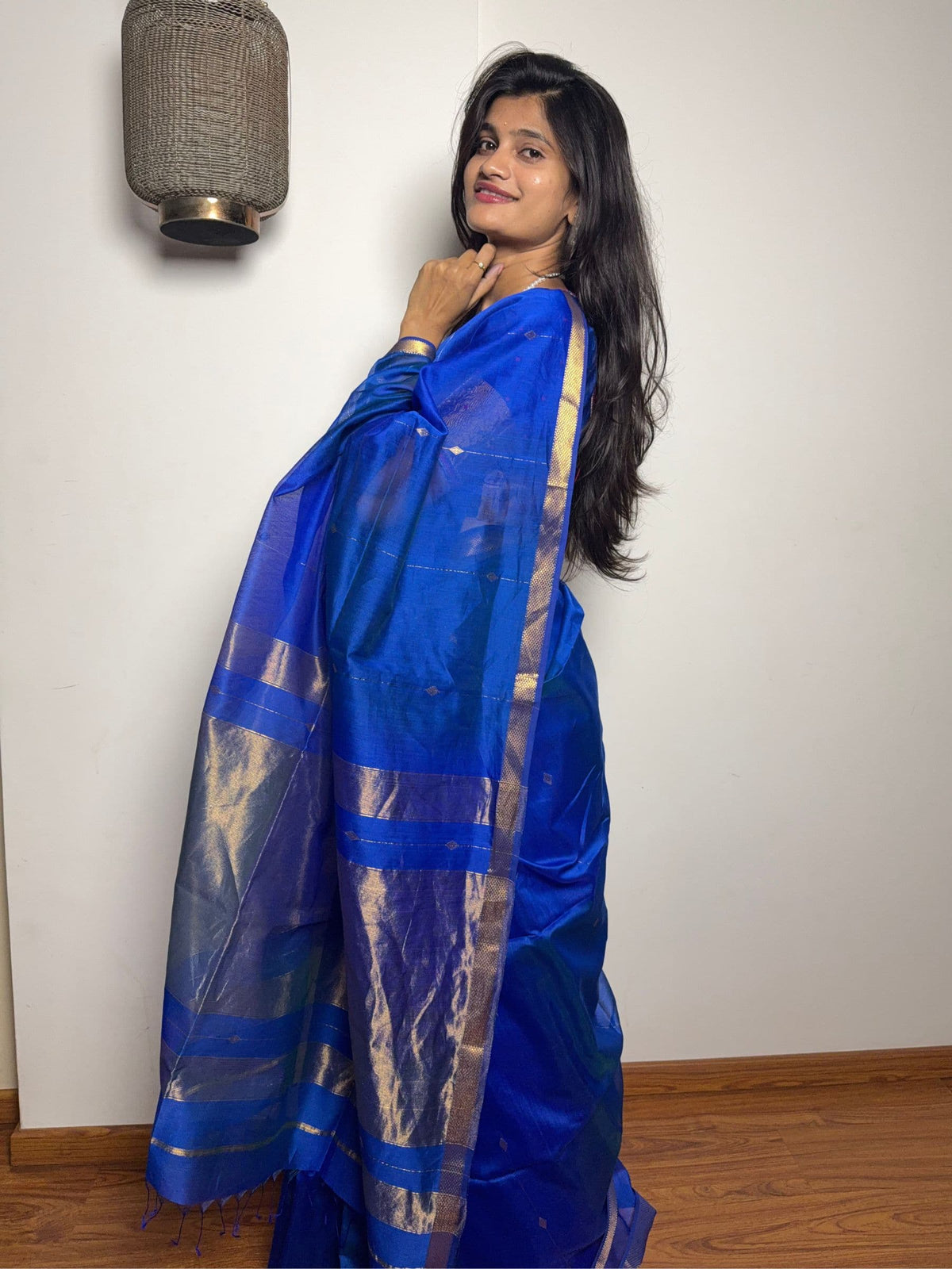 Handloom Maheshwari Silk Cotton Saree in Blue & Green Dual Shade with Zari Buttas