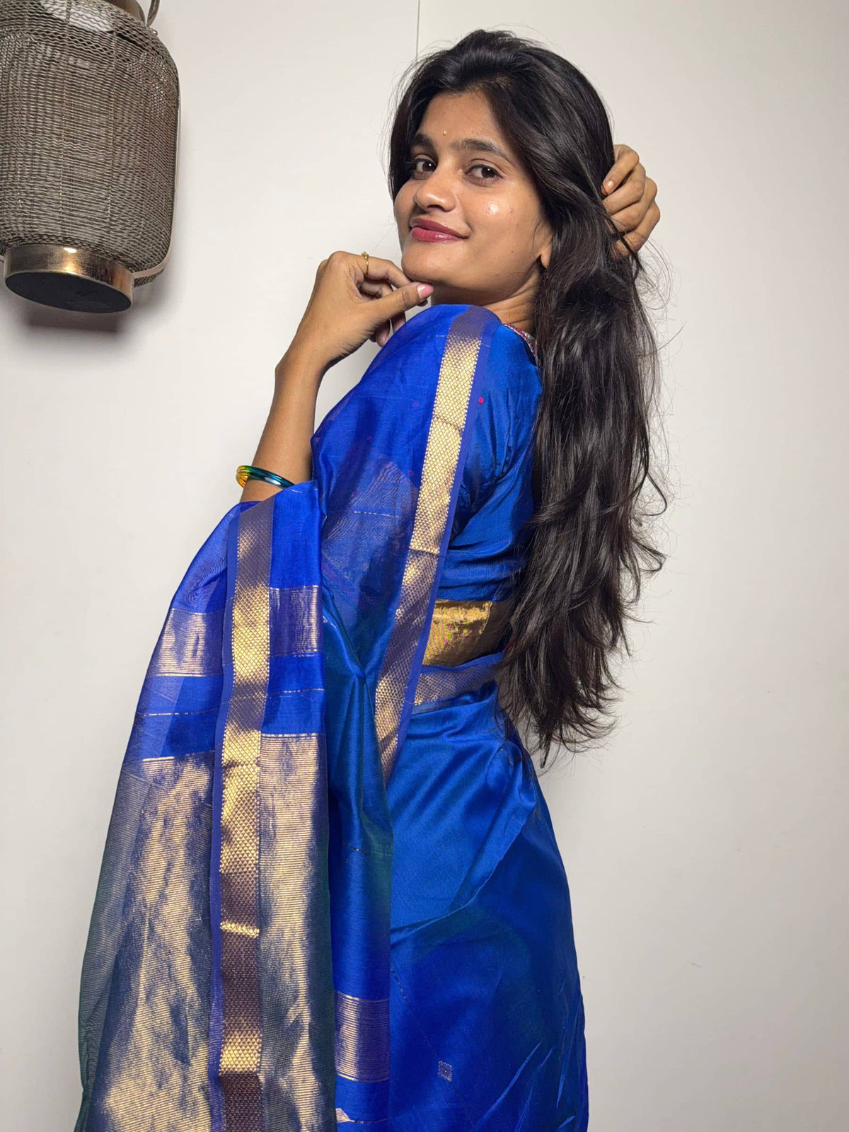 Handloom Maheshwari Silk Cotton Saree in Blue & Green Dual Shade with Zari Buttas