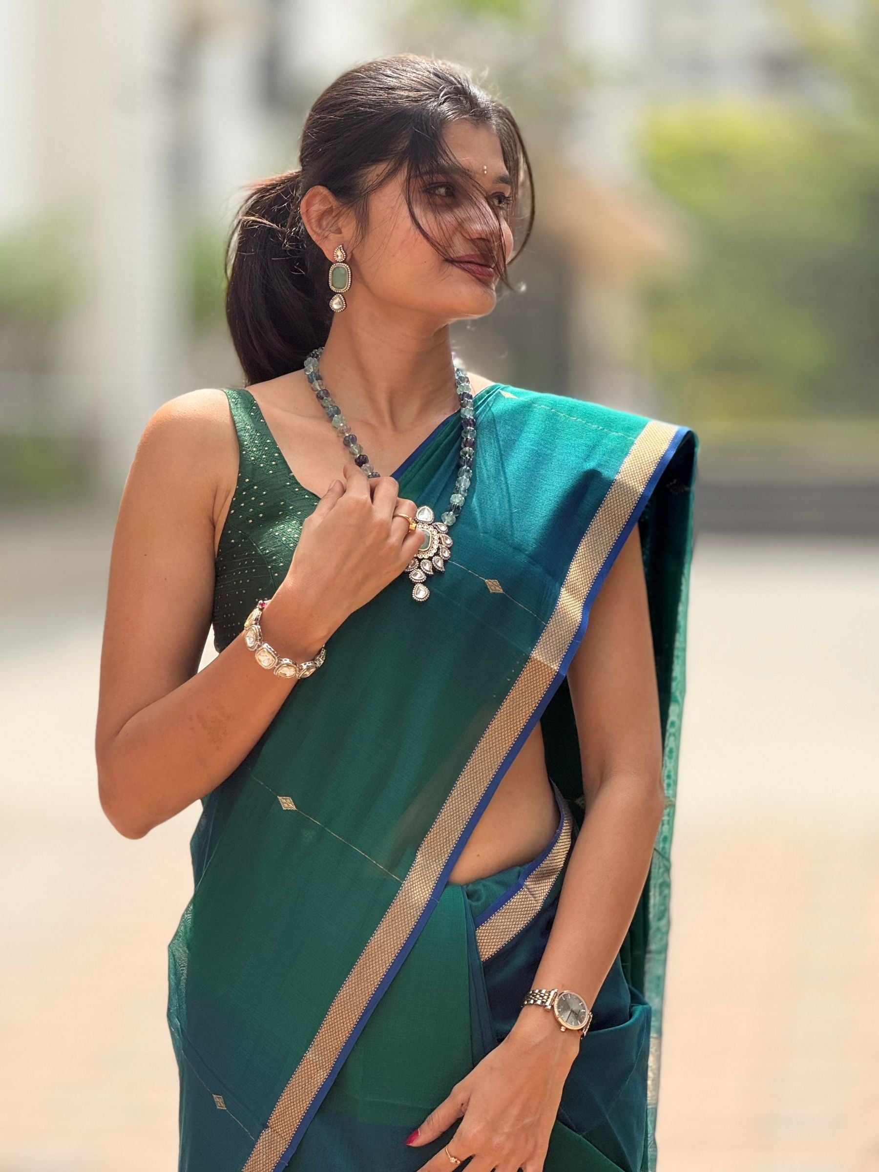 Handloom Maheshwari Silk Cotton Saree in Dual Shade Green with Zari Buttas