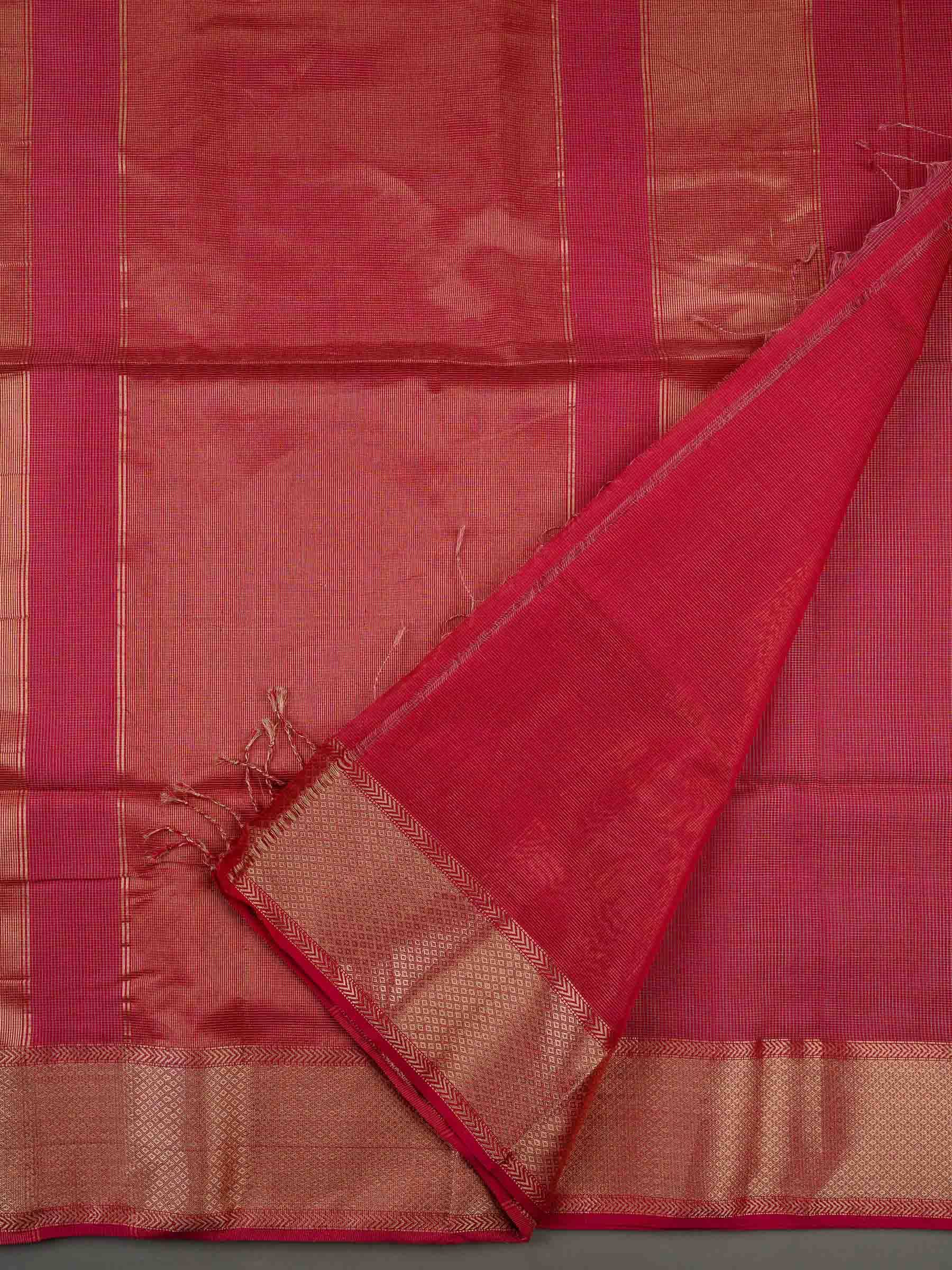 Handloom Maheshwari Silk Cotton Saree in Pink with Zari Checks