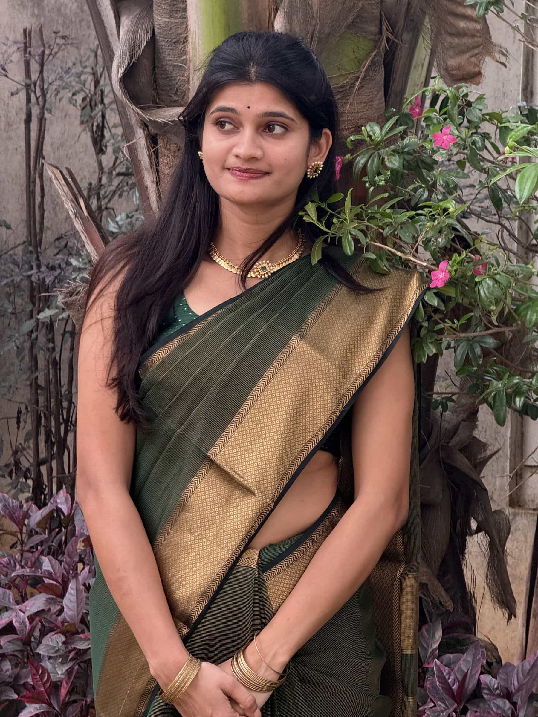 Handloom Maheshwari Silk Cotton Saree in Dark Green with Zari Checks