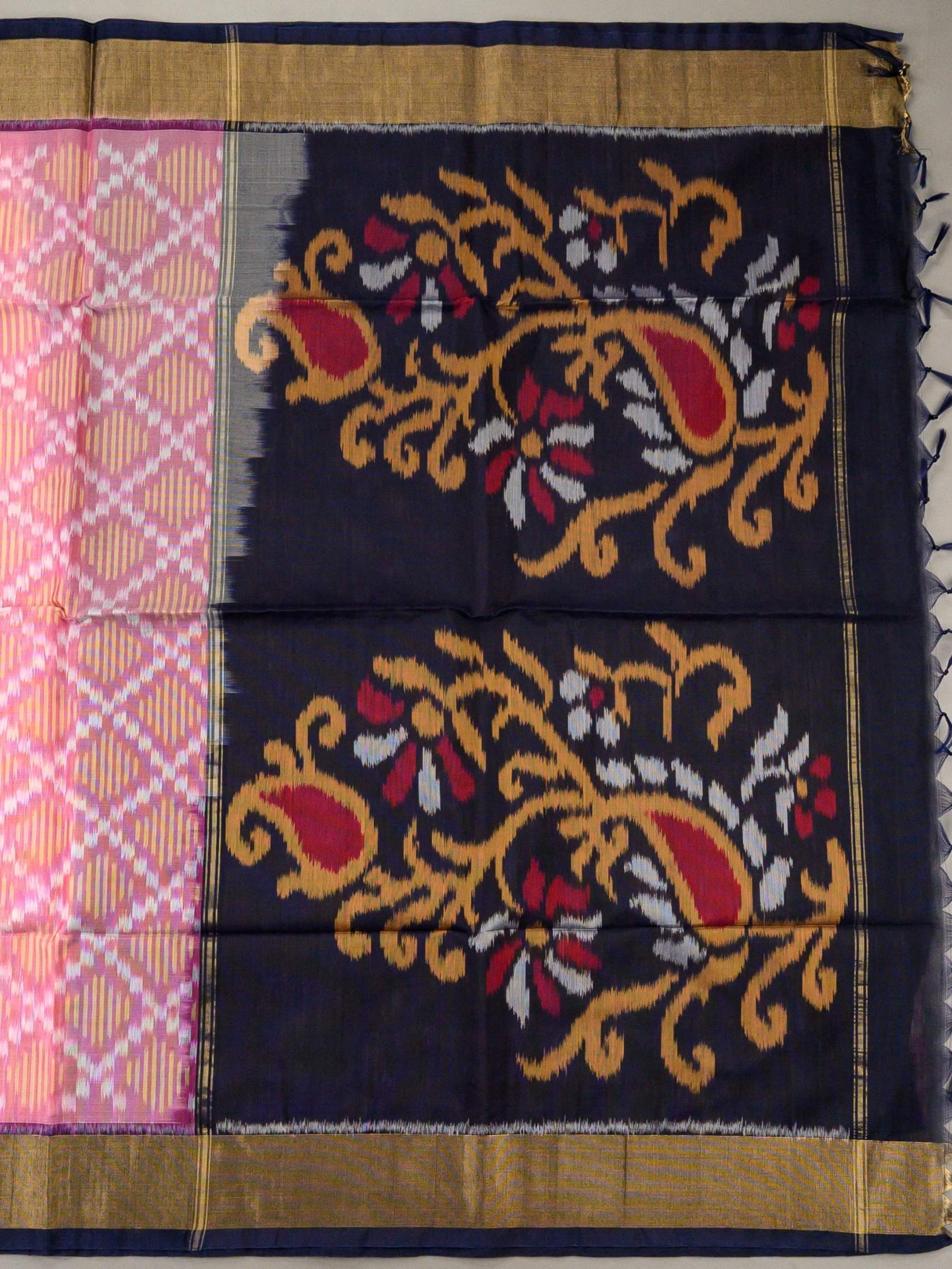 Handloom Pochampally Silk Cotton Saree in Pink and Blue with Diamond Ikat Design