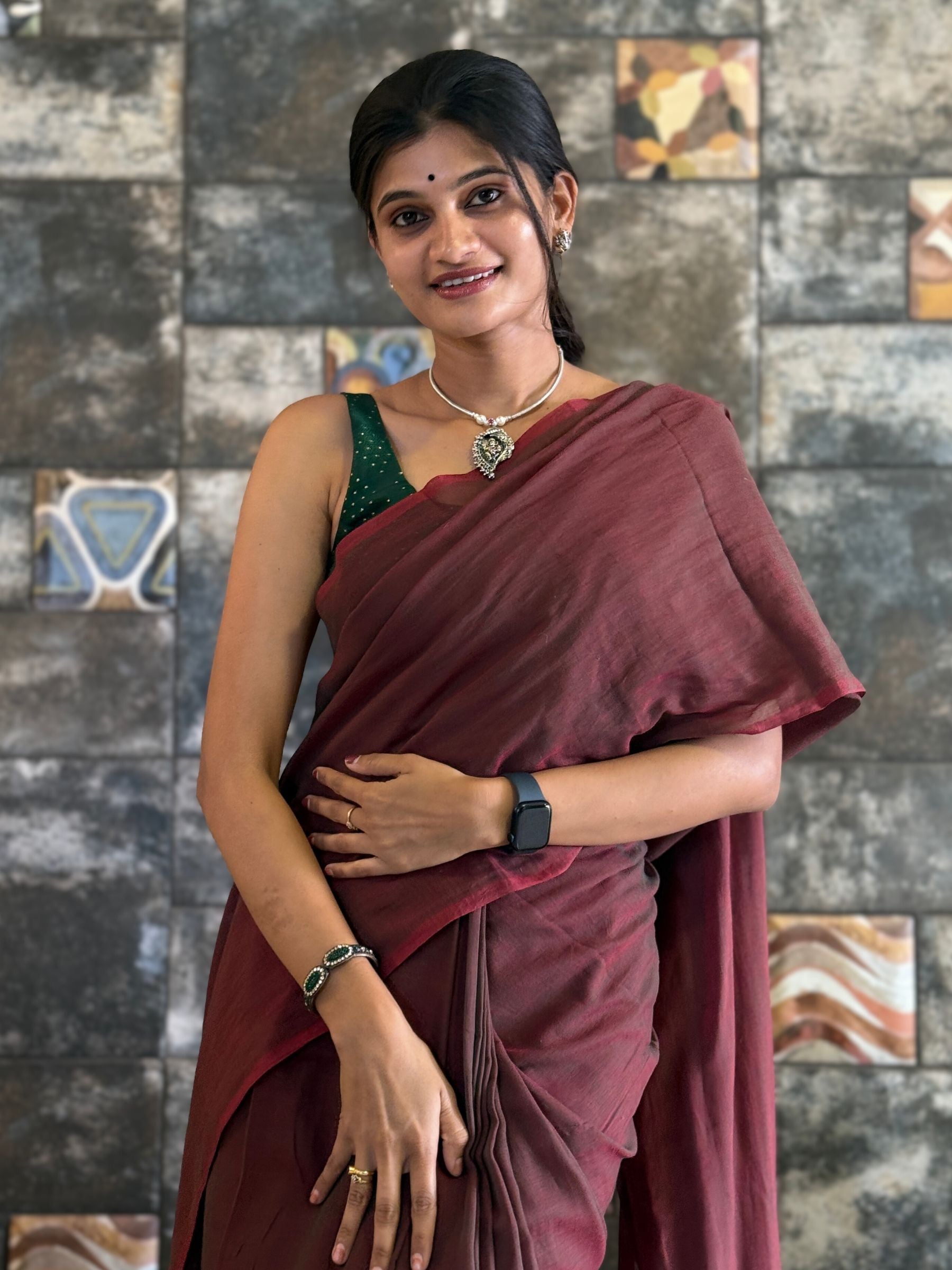 Handloom Mul Cotton Saree in Maroon