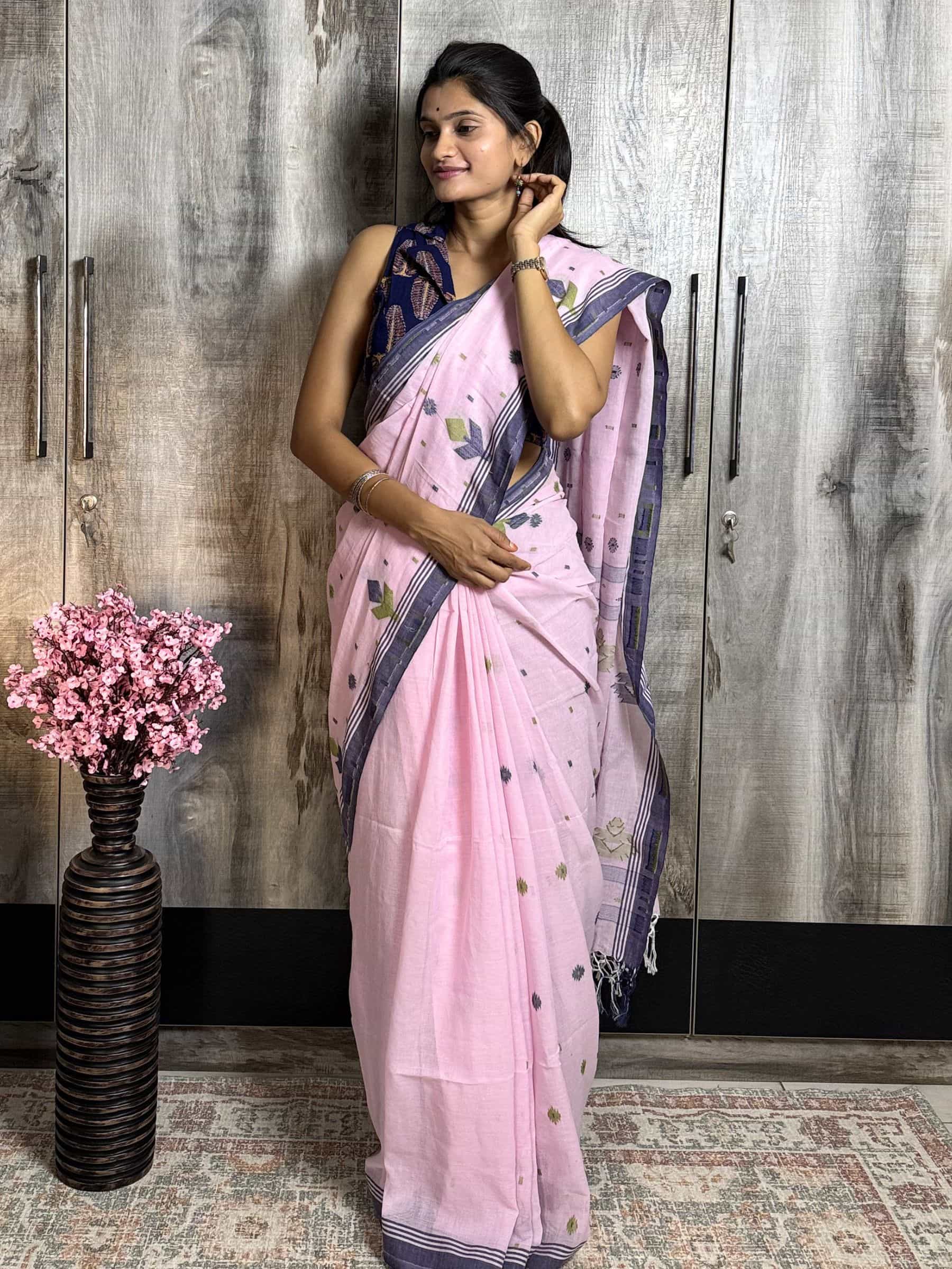 Handloom Jacquard Jamdani Cotton Saree in Pink