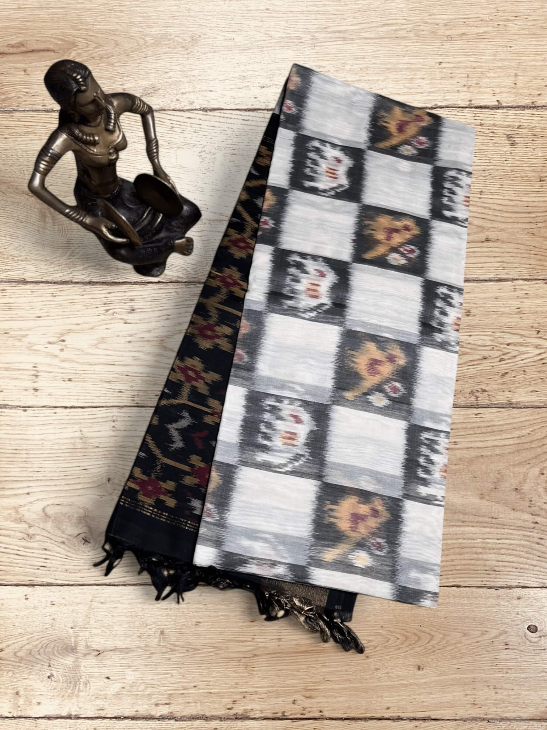 Handloom Pochampally Silk Cotton Saree in Beige & Black