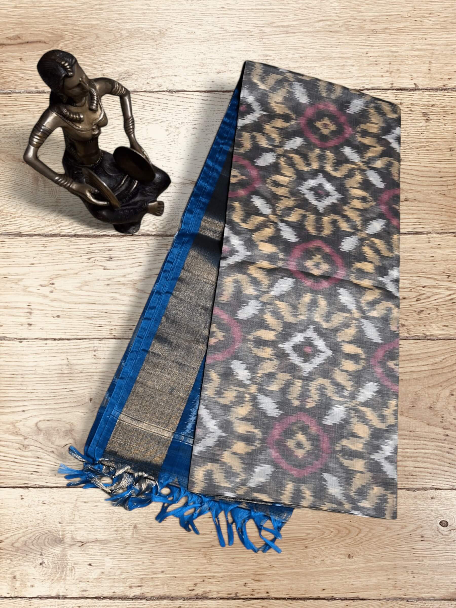 Handloom Pochampally Silk Cotton Saree in Gray & Blue