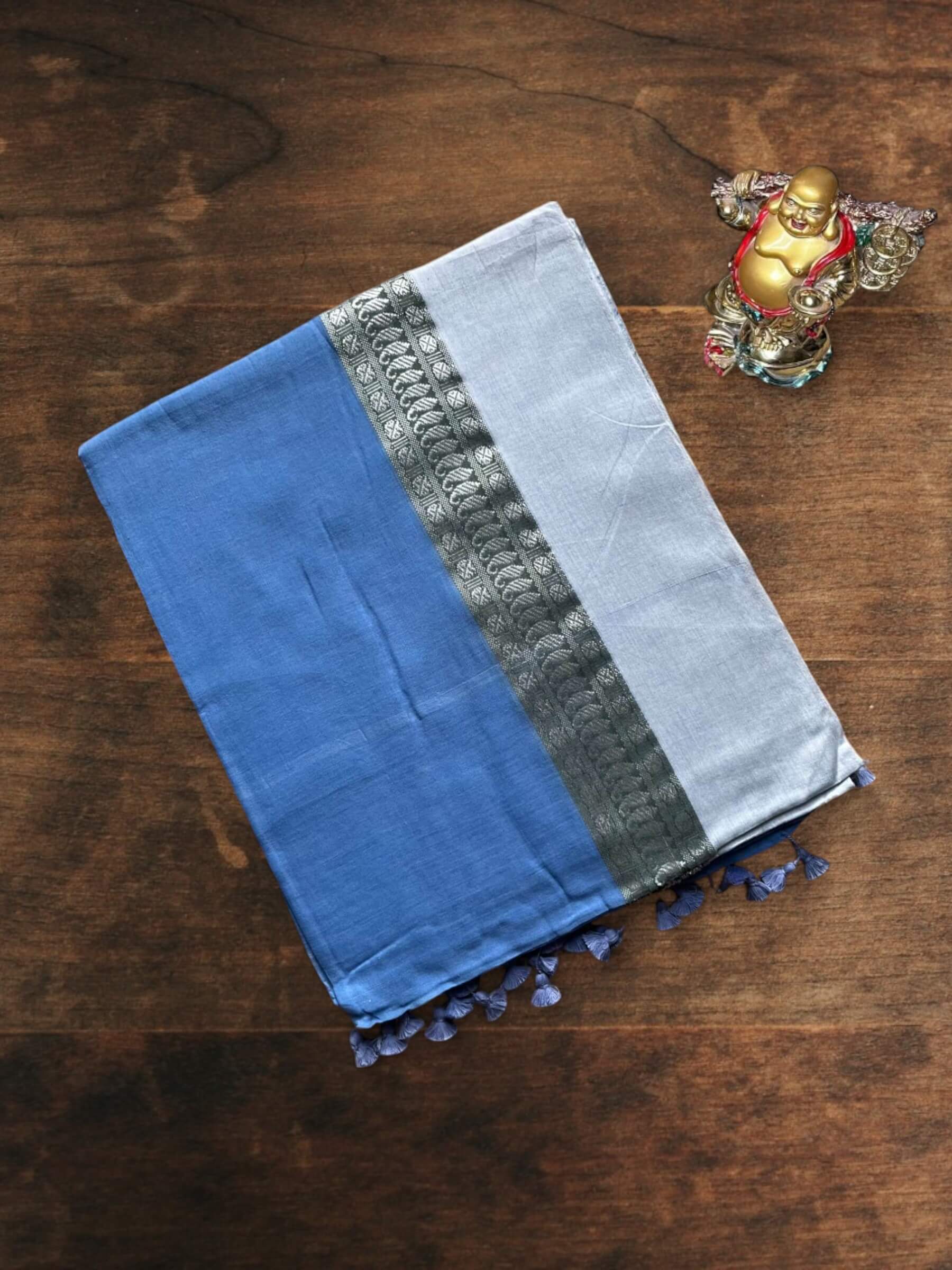 Handloom Soft Cotton Saree in Blue and White