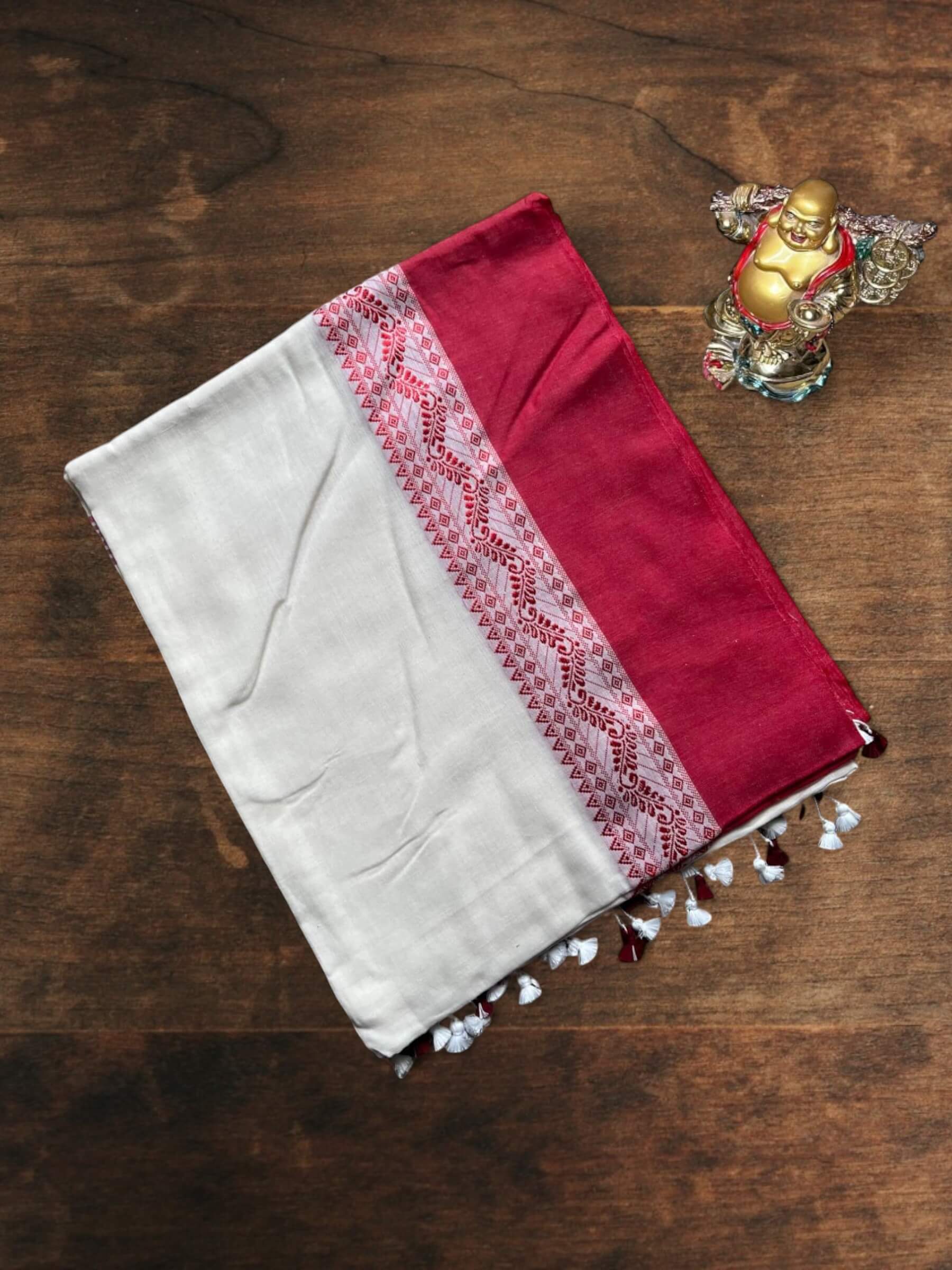 Handloom Soft Cotton Saree in Cream and Red