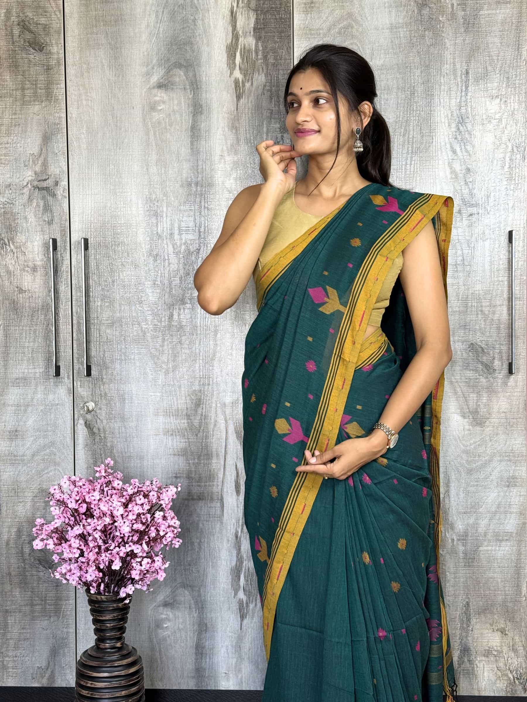 Handloom Jacquard Jamdani Cotton Saree in Deep Green