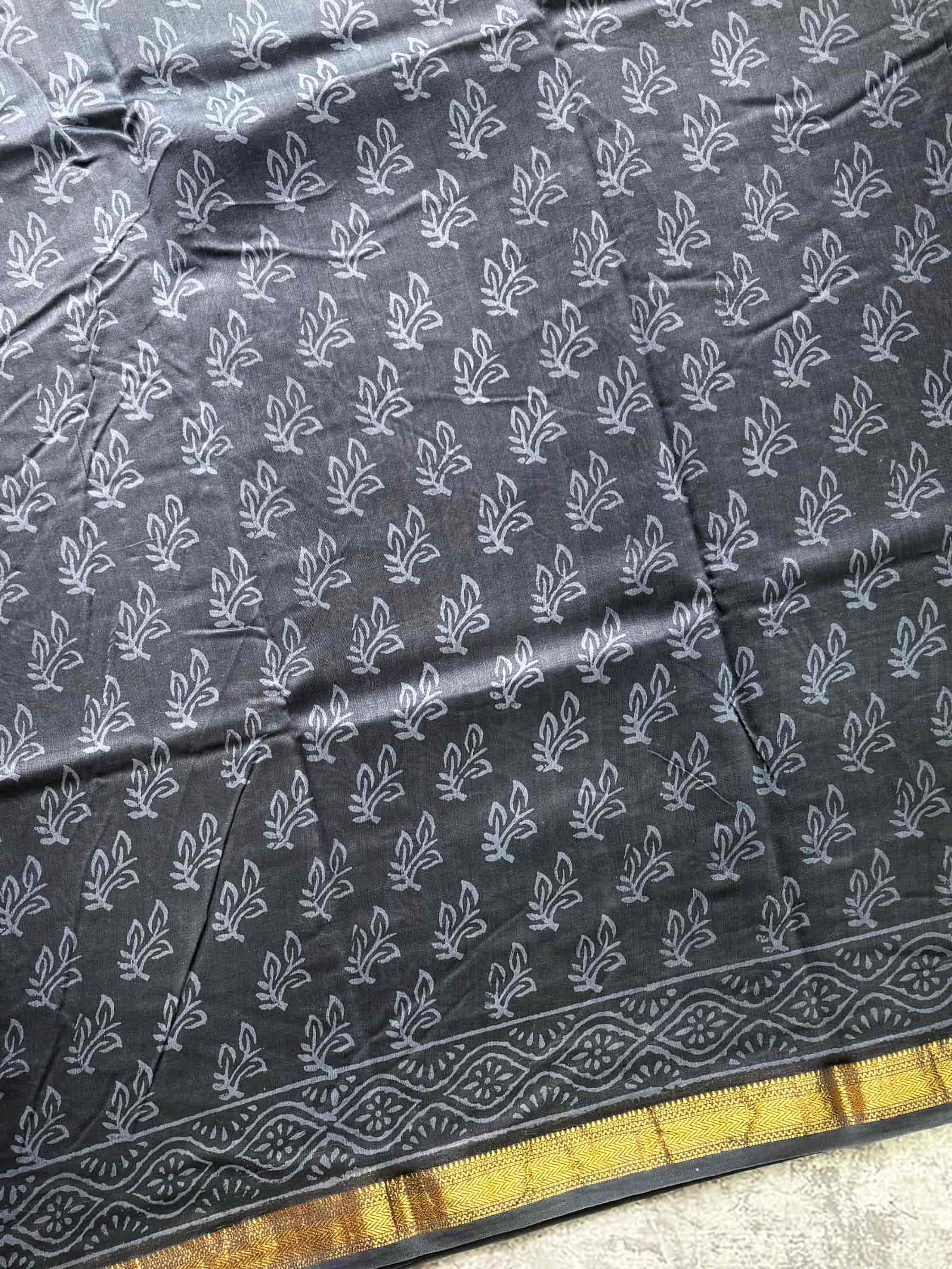 Hand Block Printed Maheshwari Silk Cotton Saree in Charcoal Grey