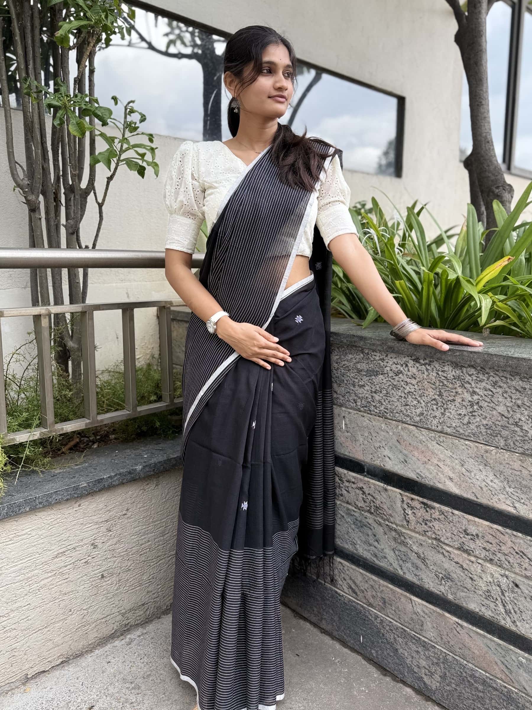 Handloom Bengal Cotton Jamdani Saree in Black