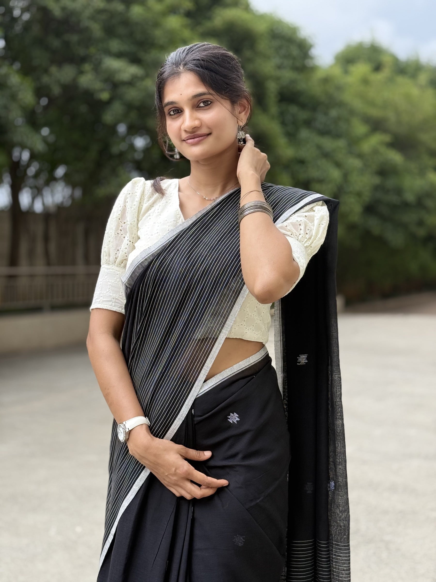 Handloom Bengal Cotton Jamdani Saree in Black