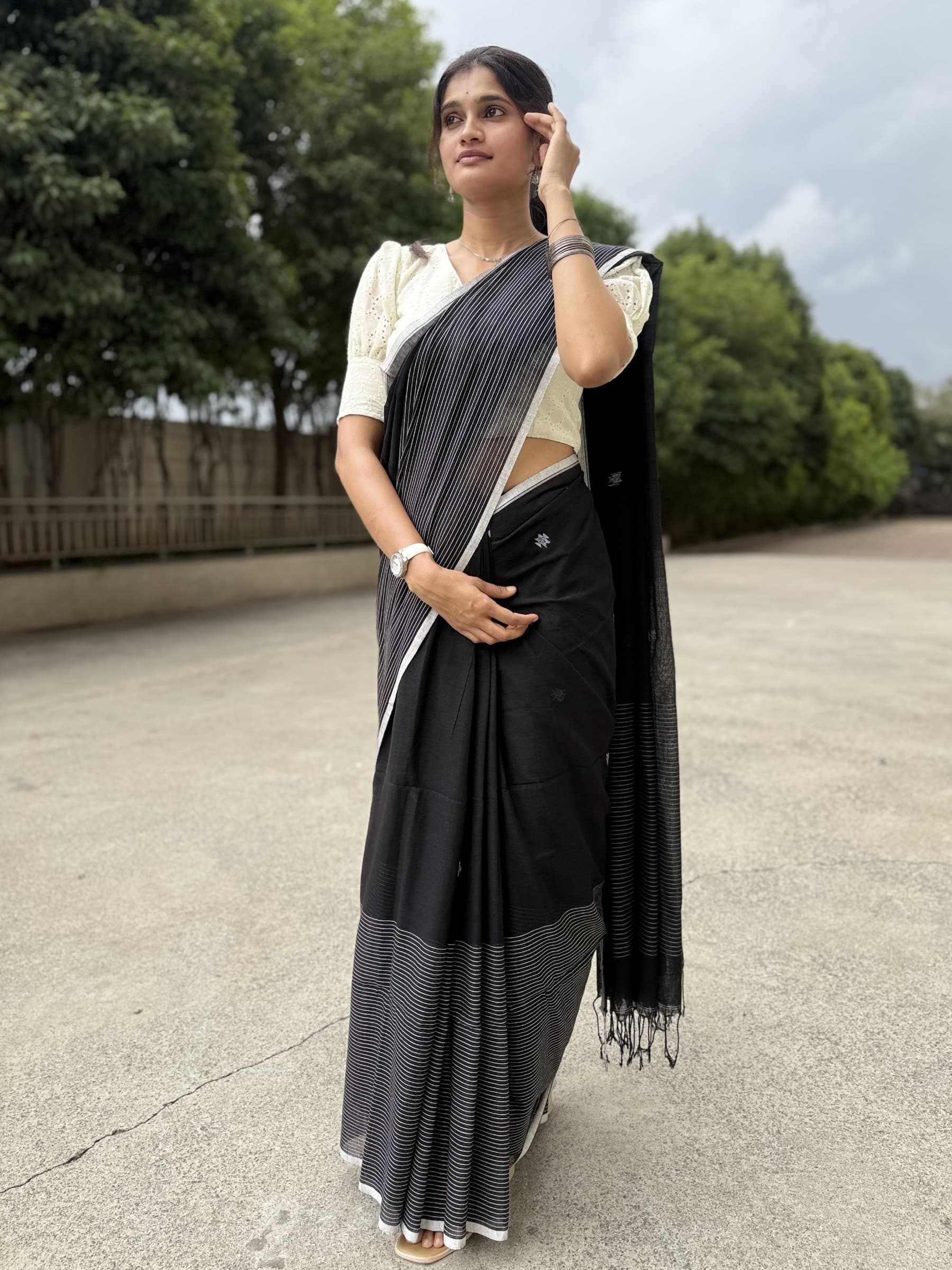 Handloom Bengal Cotton Jamdani Saree in Black
