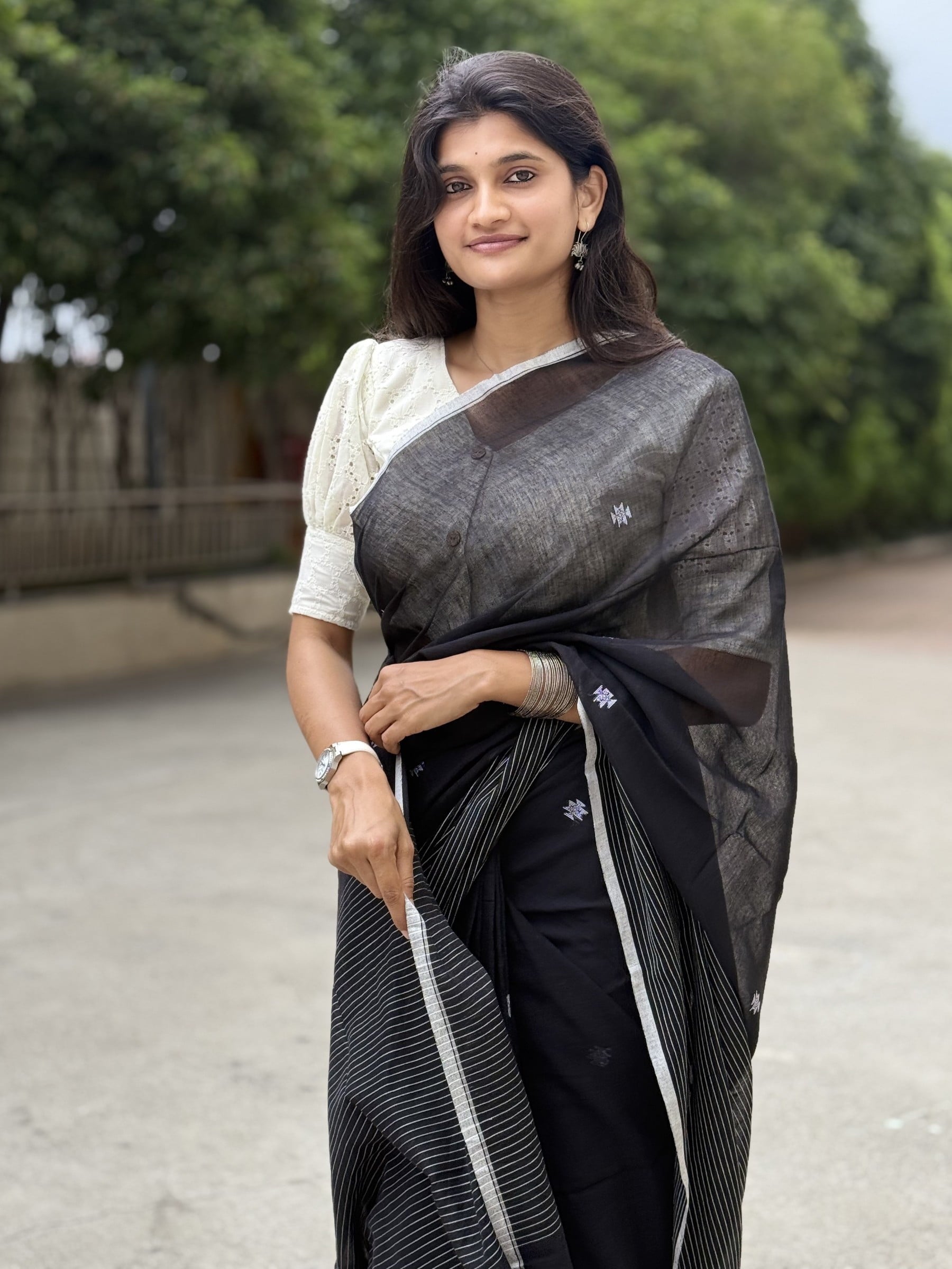 Handloom Bengal Cotton Jamdani Saree in Black