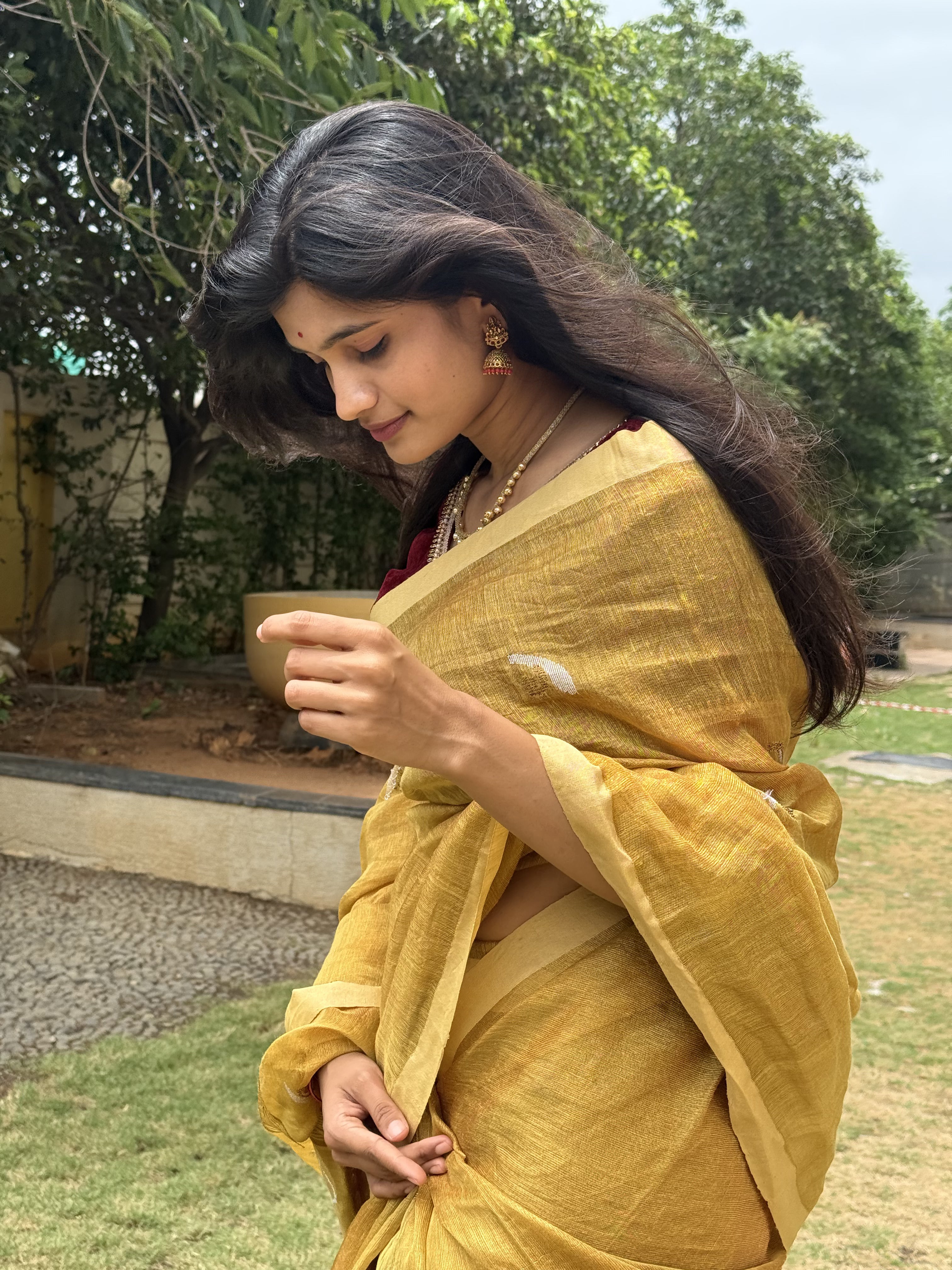 Handloom Tissue Linen Saree in Golden