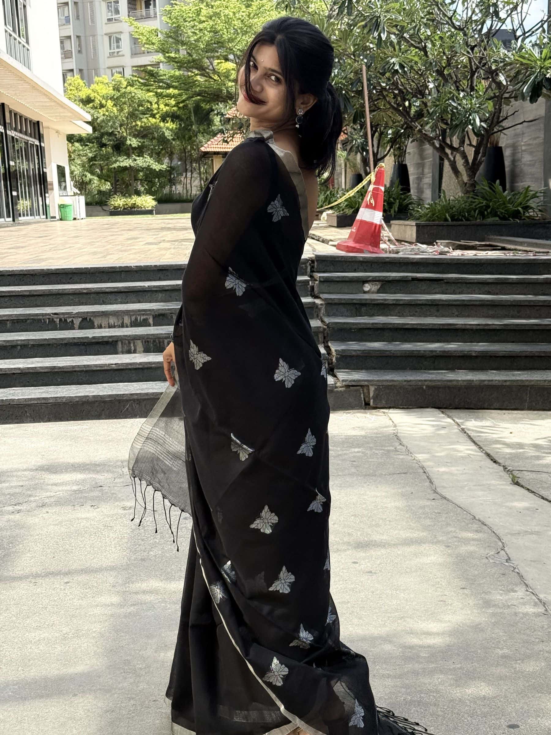 Handloom Mercerized Cotton Jamdani Saree in Black
