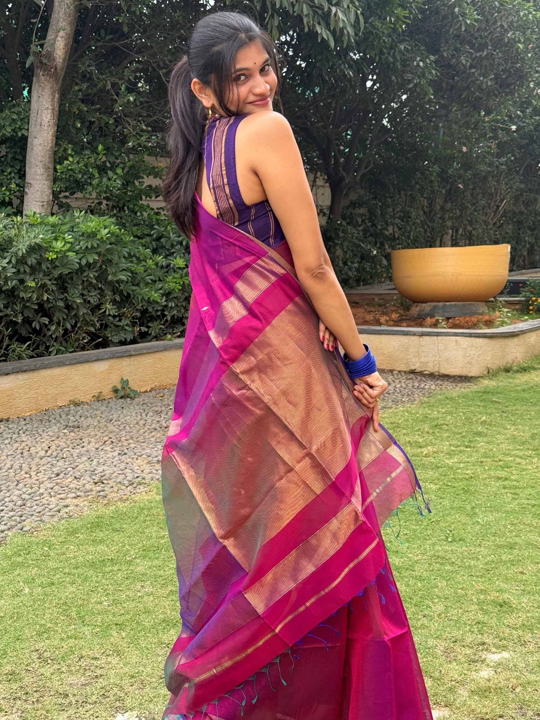 Handloom Maheshwari Silk Cotton Saree in Dual Pink-Purple Dual Shade with Zari Buttas