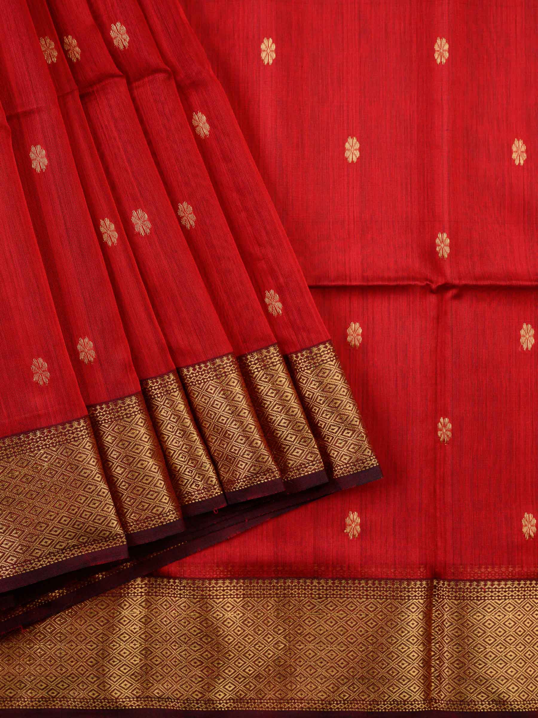Handloom Maheshwari silk cotton saree in red with zari butta