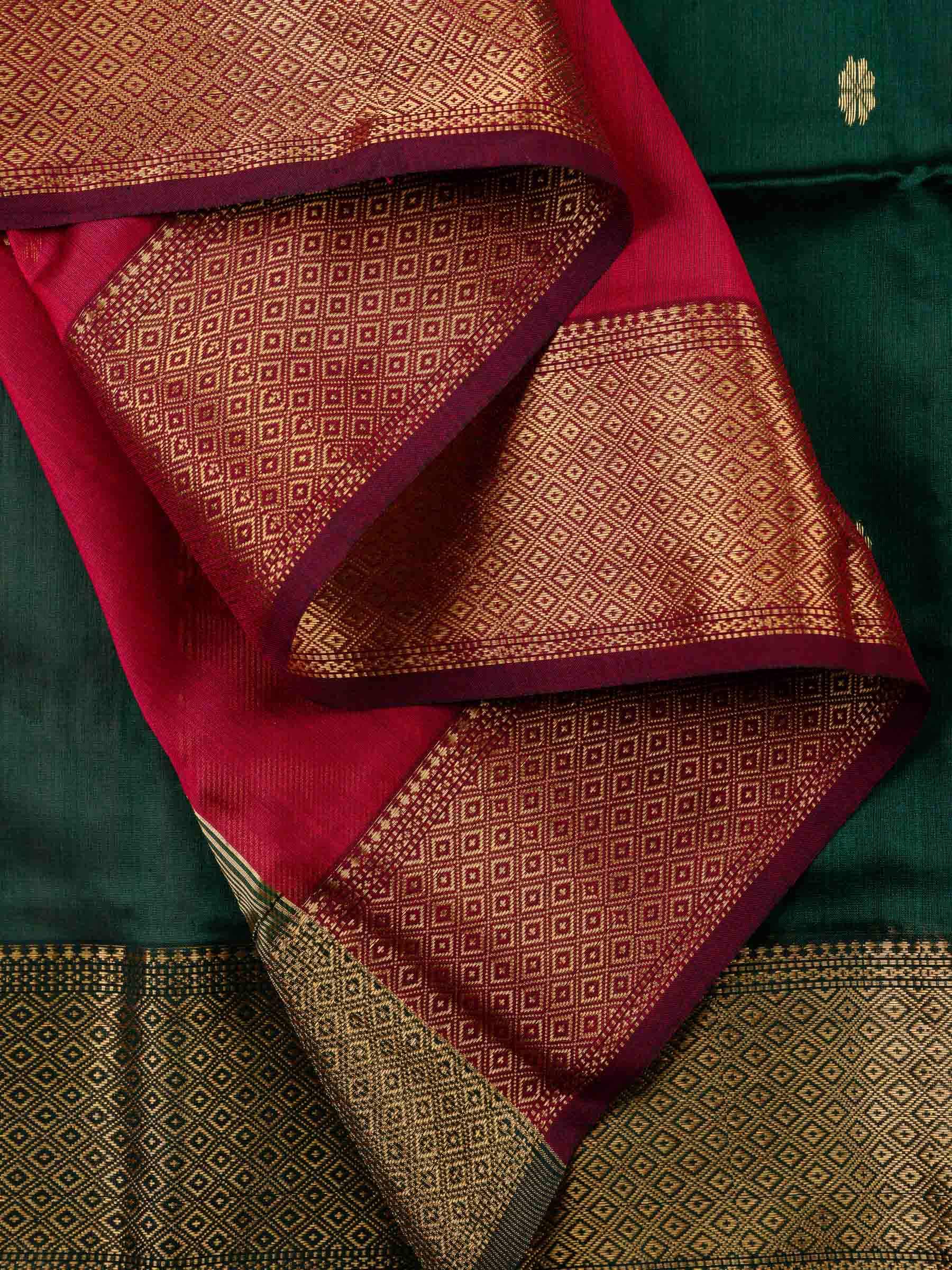 Handloom Maheshwari Silk Cotton Saree in Red and Green with Zari Butta