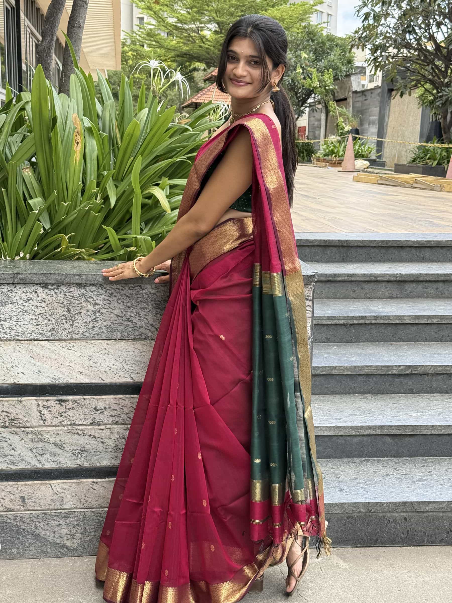 Handloom Maheshwari Silk Cotton Saree in Red and Green with Zari Butta