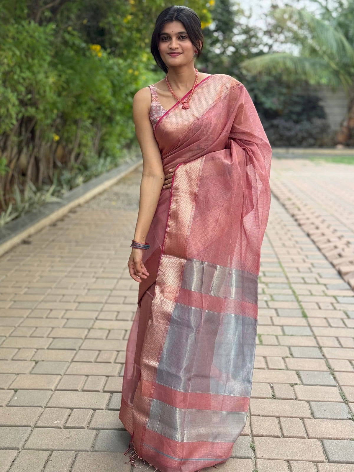 Handloom Maheshwari Silk Cotton Saree in Pink and Blue with Zari Checks