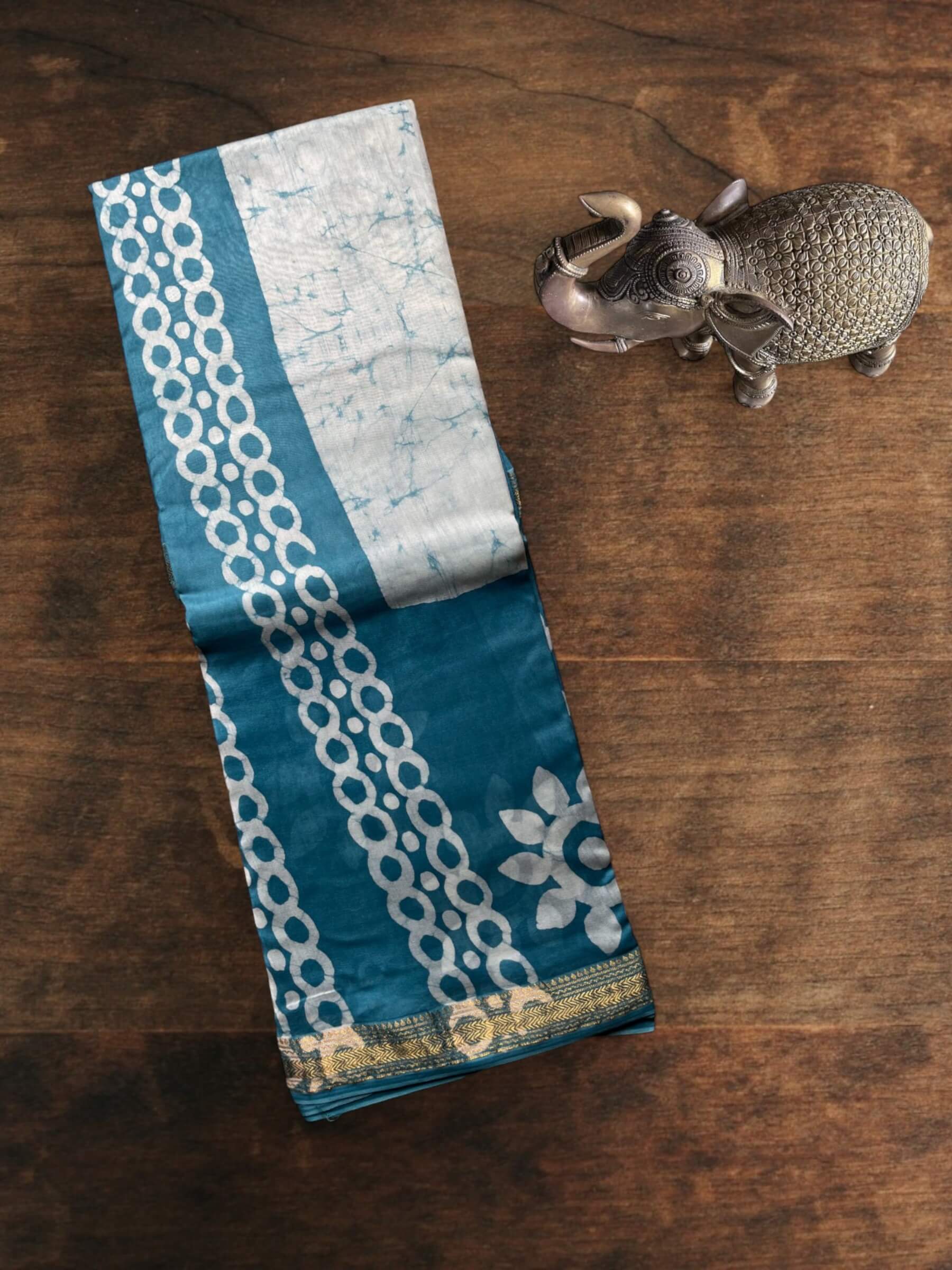 Maheshwari Block Print Silk Cotton Saree in White & Blue