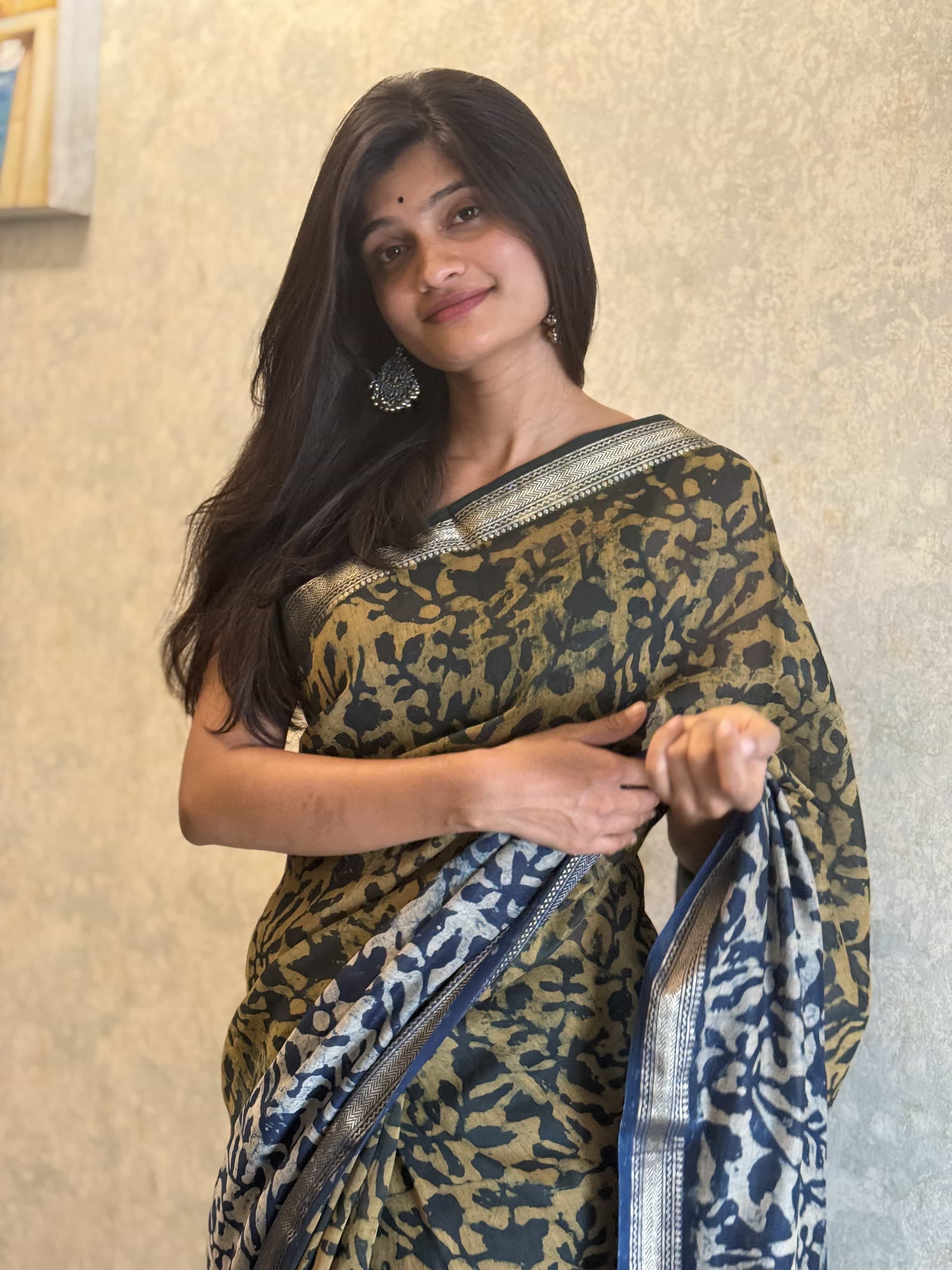 Hand Block Printed Green Blue Maheshwari Silk Cotton Saree