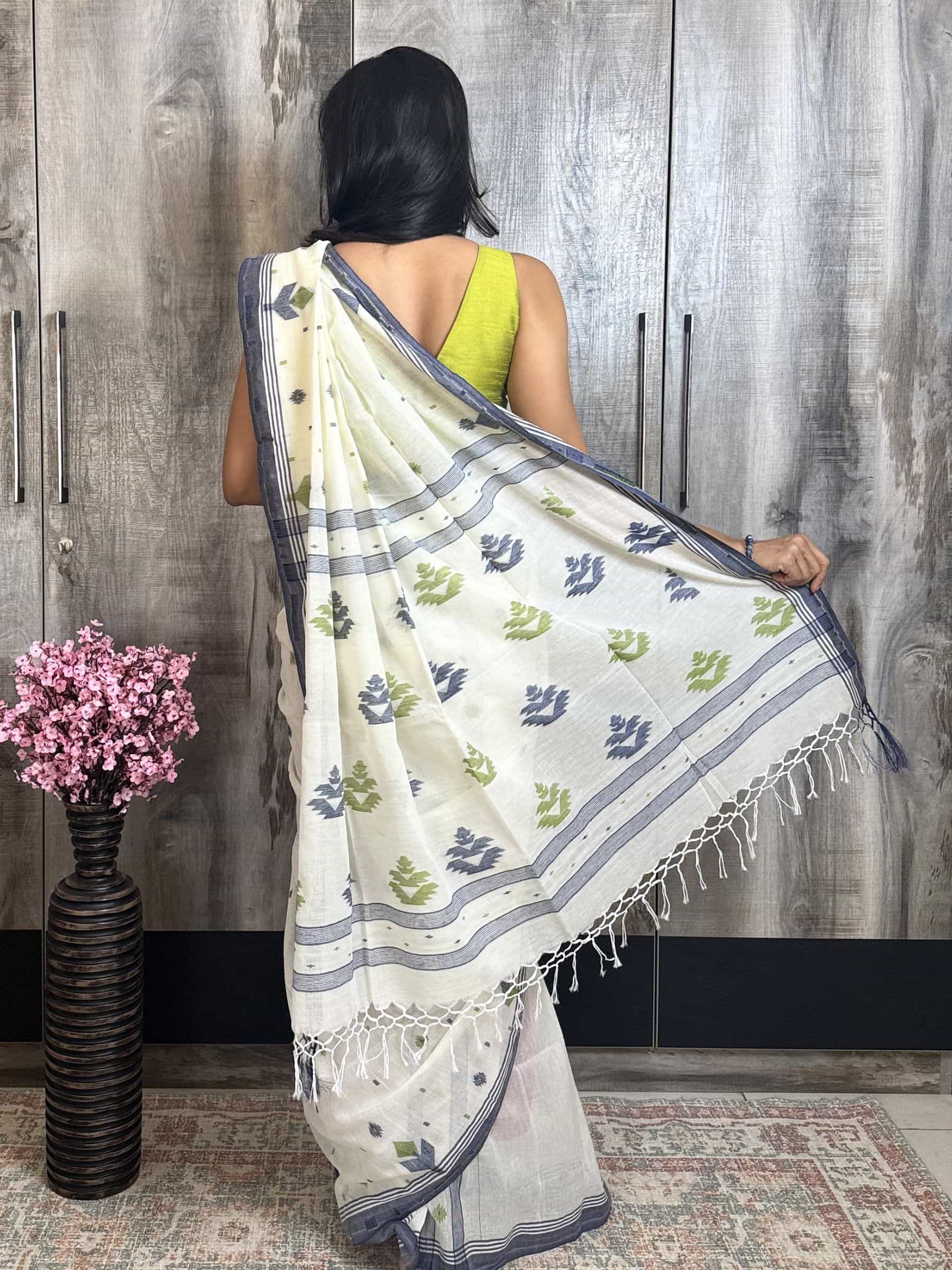 Handloom Jacquard Jamdani Cotton Saree in Off-White
