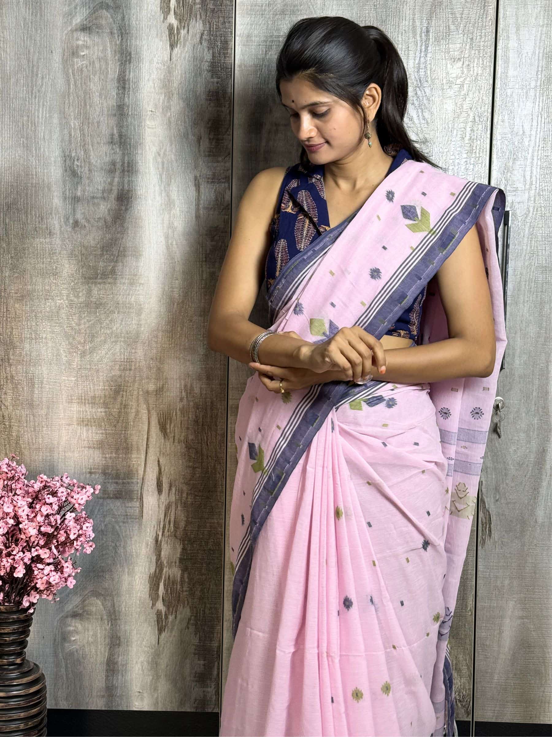 Handloom Jacquard Jamdani Cotton Saree in Pink